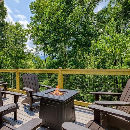 Whispering Winds, Hot Tub, Game Room, Wifi, 1089 Free Tickets Each Paid Day, Dollywood And More 개틀린버그 외부 사진