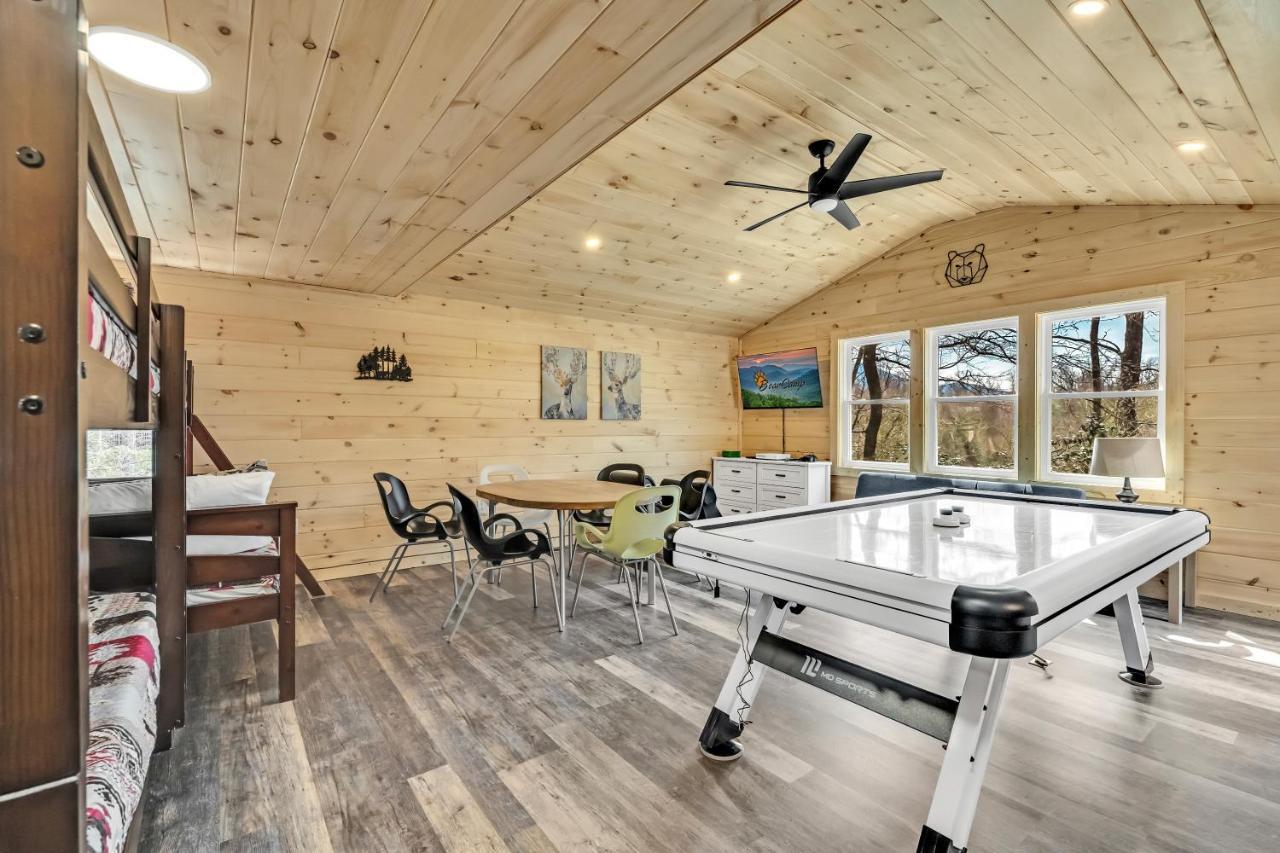 Whispering Winds, Hot Tub, Game Room, Wifi, 1089 Free Tickets Each Paid Day, Dollywood And More 개틀린버그 외부 사진
