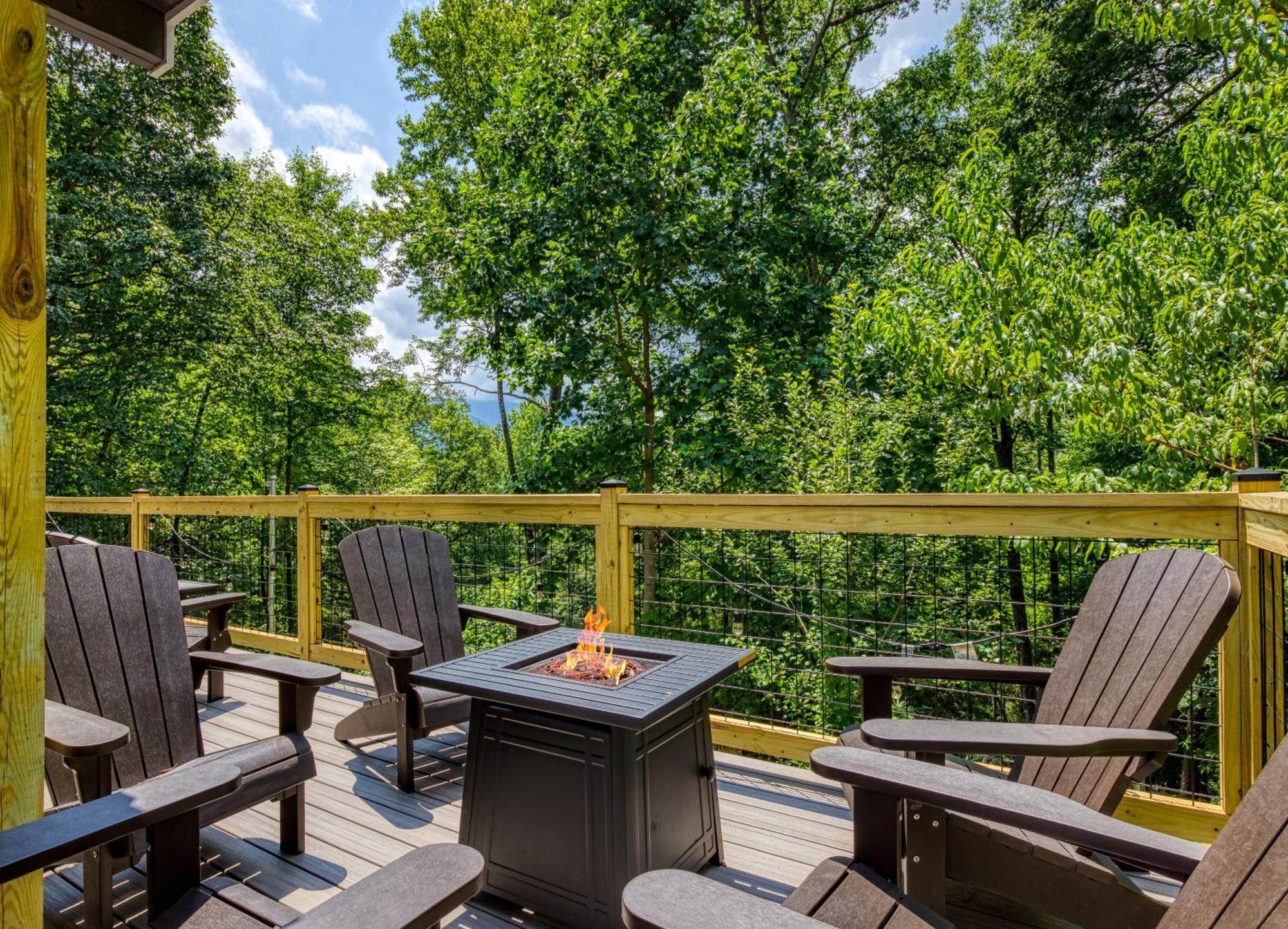 Whispering Winds, Hot Tub, Game Room, Wifi, 1089 Free Tickets Each Paid Day, Dollywood And More 개틀린버그 외부 사진